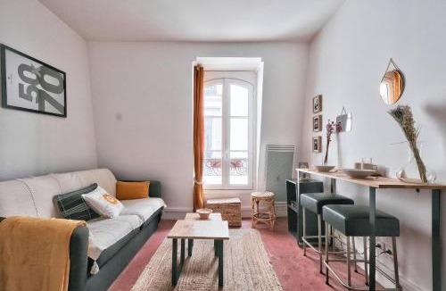 Arsenal Apartment | Lovely Studio Place de la Bastille