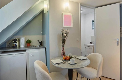 Gaillon Apartment | Lovely Studio place Vendôme Opera