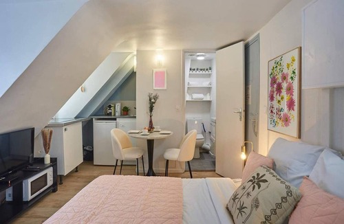 Gaillon Apartment | Lovely Studio place Vendôme Opera