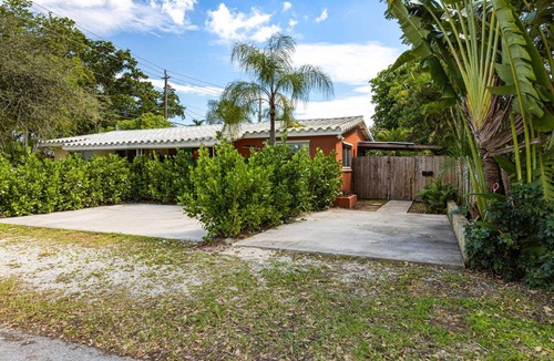 Lake Ridge Apartment | Lovely Studio With Great Location Free Parking