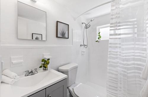 Lake Ridge Apartment | Lovely Studio with Great Location + Free Parking