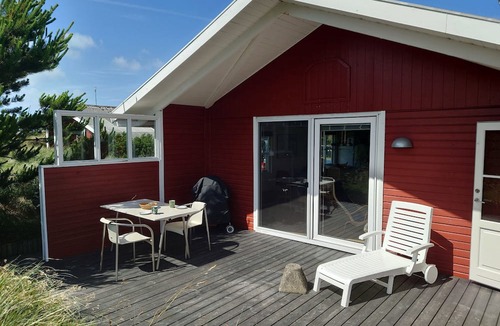 Lild Strand House | Lovely summer house on natural grounds