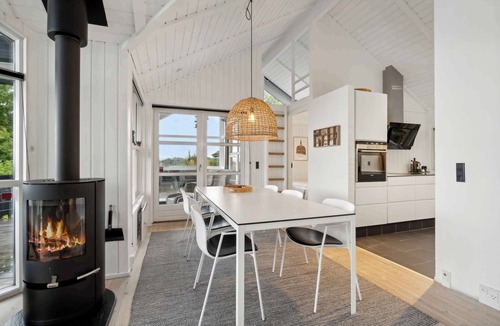 Egsmark Strand House | Lovely summer house with a view and outdoor spa