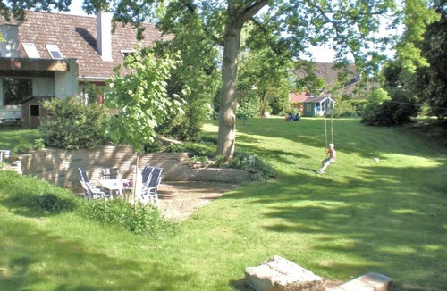 Give Villa | Lovely summer house with a home theater.