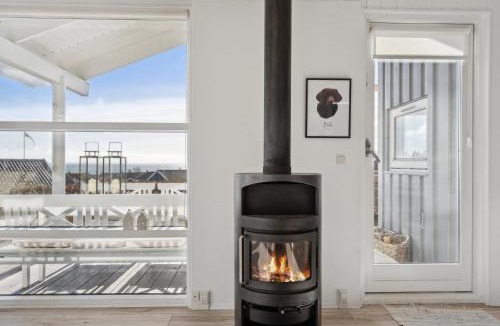 Grønninghoved Strand House | Lovely Summer House With Sea View