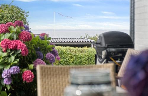 Skastrup Strand House | Lovely Summerhouse By Skaastrup Strand W Sea View
