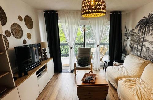 Sainte-Cecile-Plage Apartment | Lovely T2 with garden by the sea