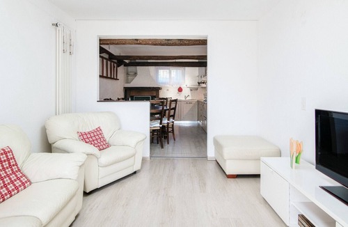 Torricella Taverne Apartment | Lovely tavern with patio (LA TAVERNA)