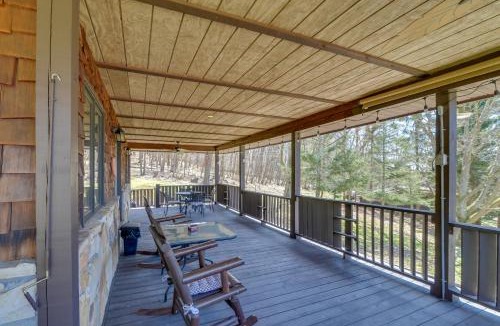 Terra Alta House | Lovely Terra Alta Cabin < 1 Mi to Alpine Lake