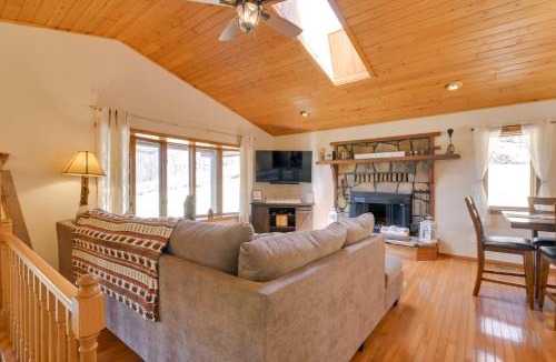 Terra Alta House | Lovely Terra Alta Cabin < 1 Mi to Alpine Lake