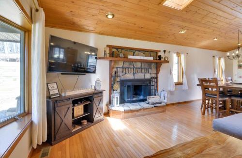 Terra Alta House | Lovely Terra Alta Cabin < 1 Mi to Alpine Lake