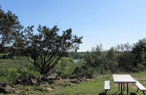 Mason Cabin | Lovely Texas Tiny House for Hill Country Getaways