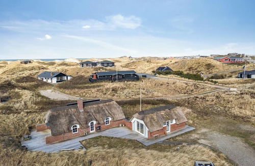 Sondervig Cottage | Lovely thatched holiday home with a large annex - 1029