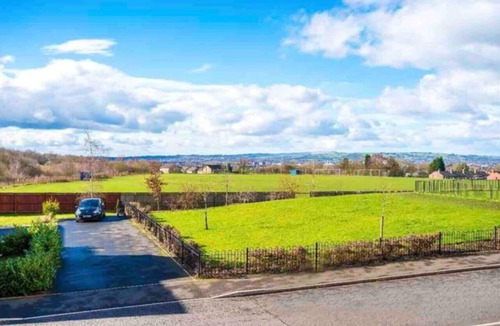 Bury House | Lovely three bed home Manchester