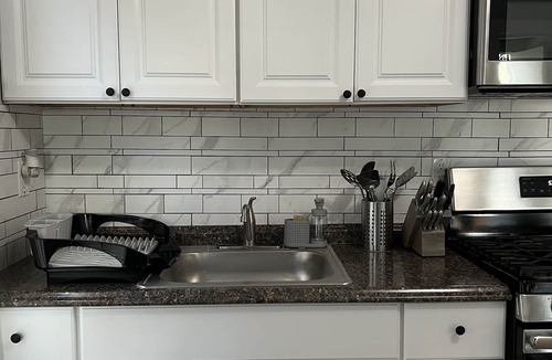 Schenectady House | Lovely Three bedroom home and backyard