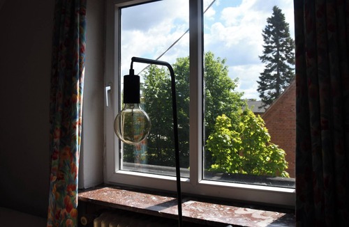 Gram Apartment | Lovely Town Apartment - Sleeps 5, Parking & Garden