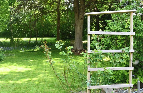 Gram Apartment | Lovely Town Apartment - Sleeps 5, Parking & Garden