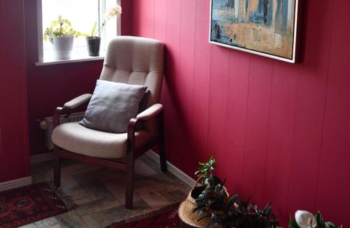 Gram Apartment | Lovely Town Apartment - Sleeps 5 Parking & Garden
