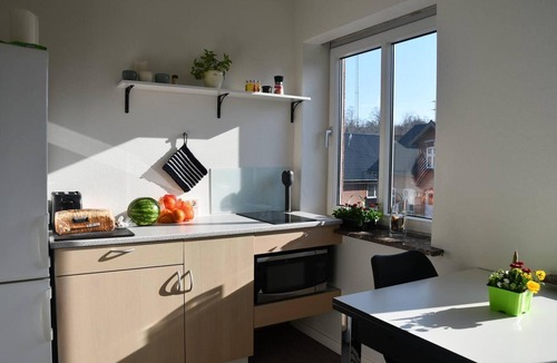 Gram Apartment | Lovely Town Apartment - Sleeps 5, Parking & Garden