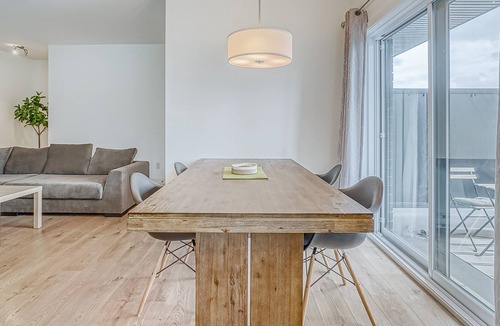 Plateau Condo | Lovely two-bedroom condo with indoor fireplace