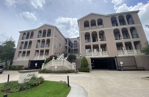 The Galleria Apartment | Lovely two bedroom condo with treetop views
