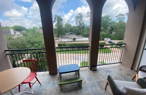 The Galleria Apartment | Lovely two bedroom condo with treetop views