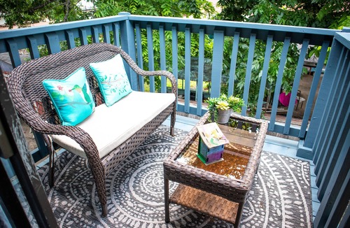 Mahncke Park Apartment | Lovely two-bedroom getaway near Fort Sam Houston