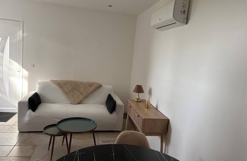 Saint-Julien House | Lovely two-room apartment in a quiet house in the heart of the verdon