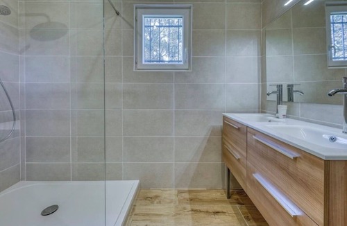 Saint-Julien House | Lovely two-room apartment in a quiet house in the heart of the verdon