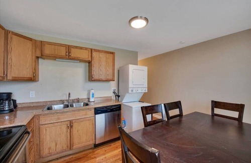Southwest Garden Hotel | Lovely Unit in Historic SW Garden - 3 Queen beds