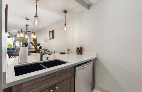 Entertainment District Condo | Lovely Unit Steps from Old Town