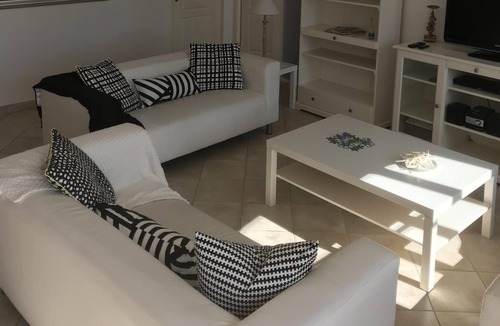 Coex Villa | Lovely villa with private heated swimming pool sleeps up to 9
