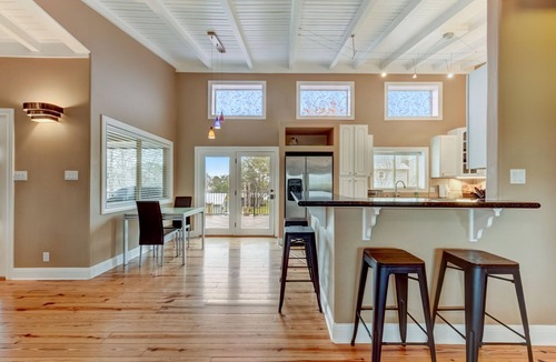 Granite Shoals House | Lovely Waterfront Getaway on Lake Cove With Concierge Services