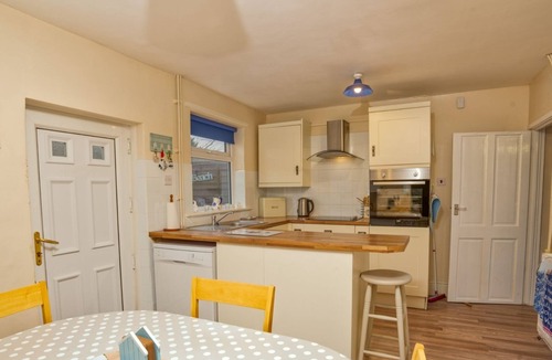 Sutton-on-Sea House | Lovely & Welcoming Home | Walk to Beach | Parking