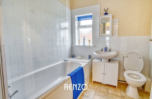 Sutton-on-Sea House | Lovely & Welcoming Home | Walk to Beach | Parking