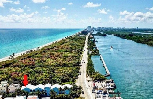 North Beach House | Lovely Winter Vacation RentalnSteps to Beach and Broadwalk