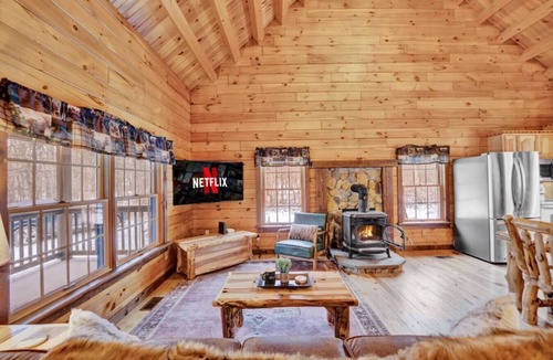 Albrightsville Cabin | Lover`s Lodge - Jacuzzi - Pet