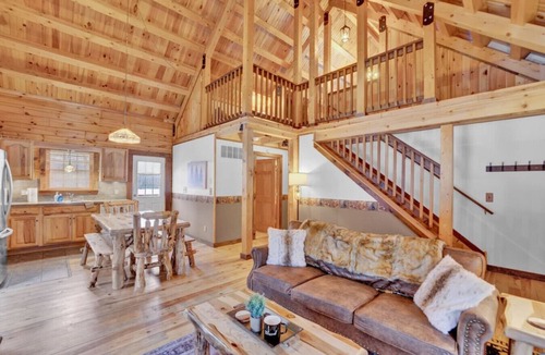 Albrightsville Cabin | Lover`s Lodge - Jacuzzi - Pet