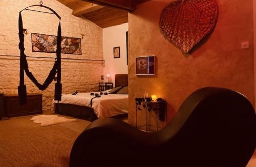 Maillezais Hotel | LoveRoom Adults-Only