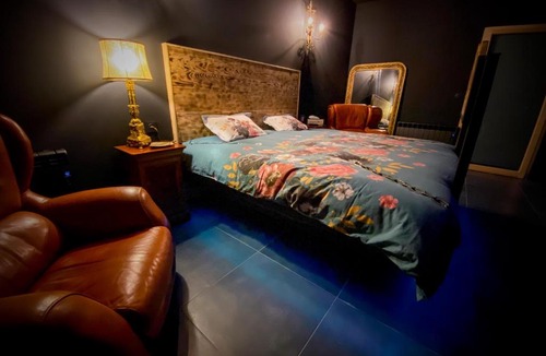 Chazey-sur-Ain Hotel | Loveroom avec jacuzzi 01