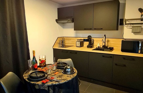 Bargemon Bed & Breakfast | Loveroom "des Chaines Les Passions