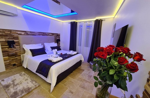 Hyeres City Centre Hotel | Loveroom La Garçonn'hyeres