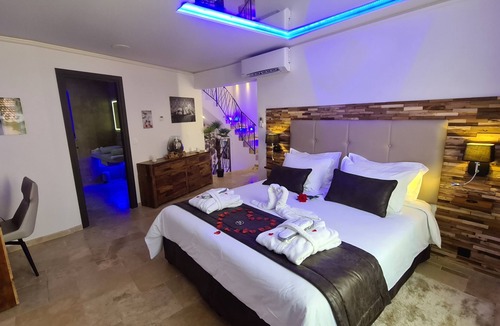 Hyeres City Centre Hotel | Loveroom La Garçonn'hyeres