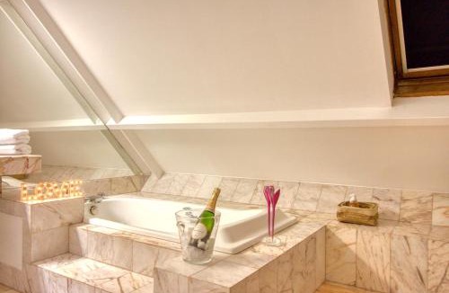Saint-Prix Apartment | Loveroom romantique avec terrasse et sauna