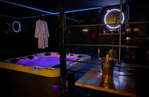 Chazey-sur-Ain Apartment | Loveroom SPA 01