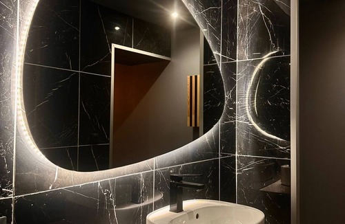 Tournon-sur-Rhone Apartment | loveroom&spa