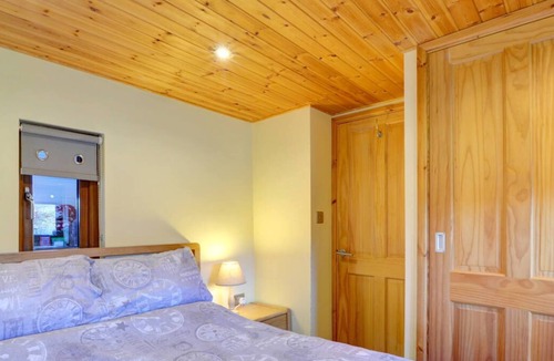 Penybont Ski Chalet | Lovers' Lodge in Llandrindod Wells