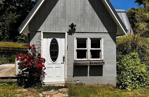 Boyd Tavern Cottage | Loveshack, a charming tiny house on a 5 acre farm
