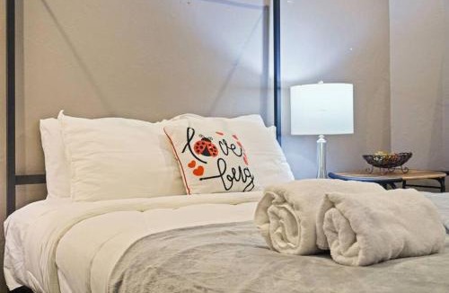 Central Oklahoma City House | Loveshack Studio & Bathtub near the Plaza District