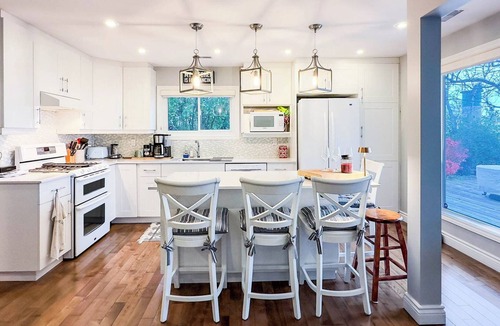 Bluewater Cottage | Lovett Landing | Lakefront Escape Near Bayfield